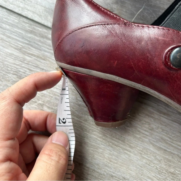 Chanii B Burgundy Pointed Toe Retro  Style Slip On Bootie - Picture 14 of 14